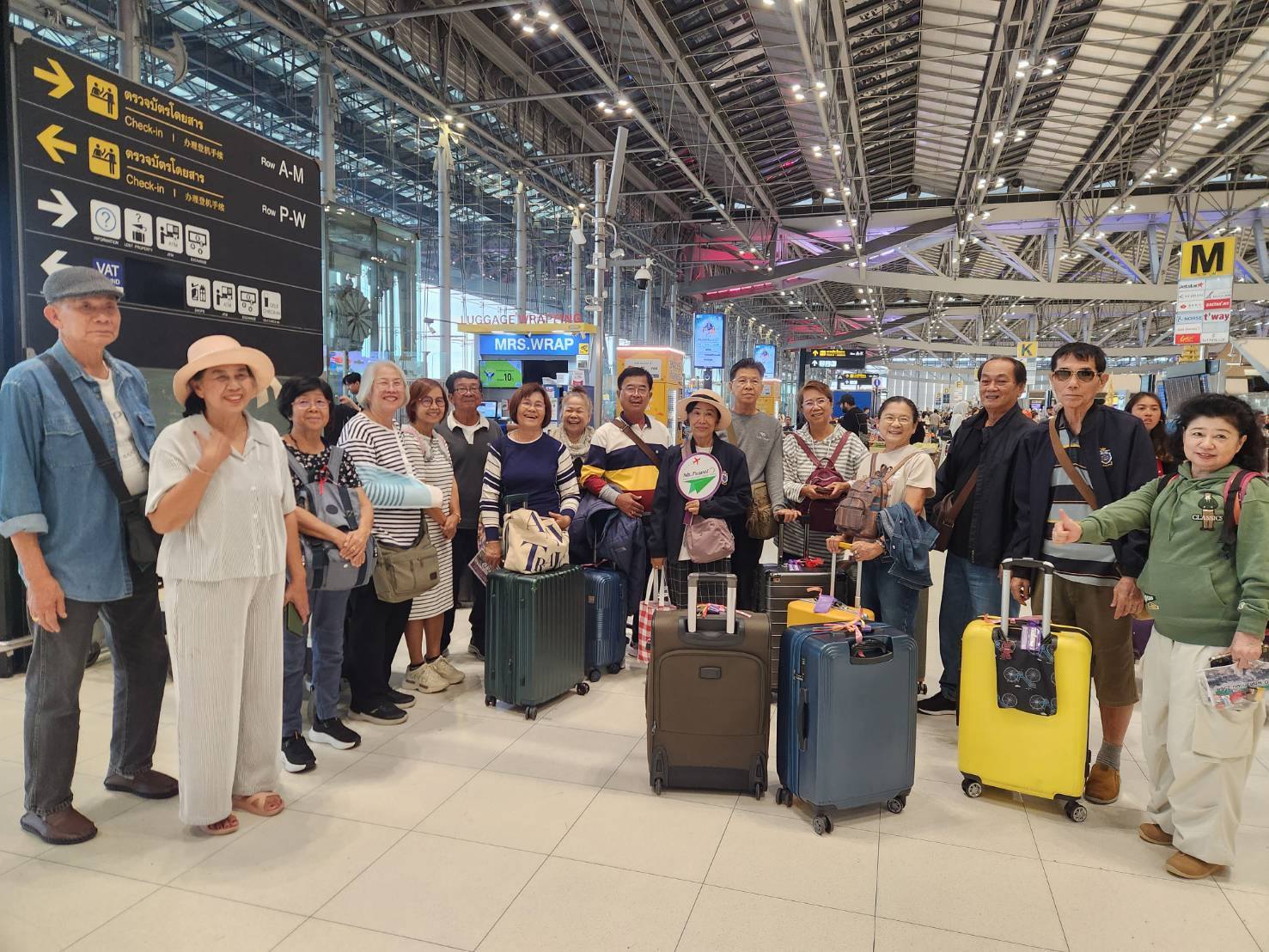 ดูแลต้อนรับคณะเดินทางท่องเที่ยว ฉงชิ่ง 16 ท่าน ขอขอบคุณที่ไว้ใจเลือก Mr.Travel ในการเดินทางครั้งนี้ ขอให้ทุกท่านมีความสุขและปลอดภัยตลอดการเดินทางนะครับ
17/11/2025